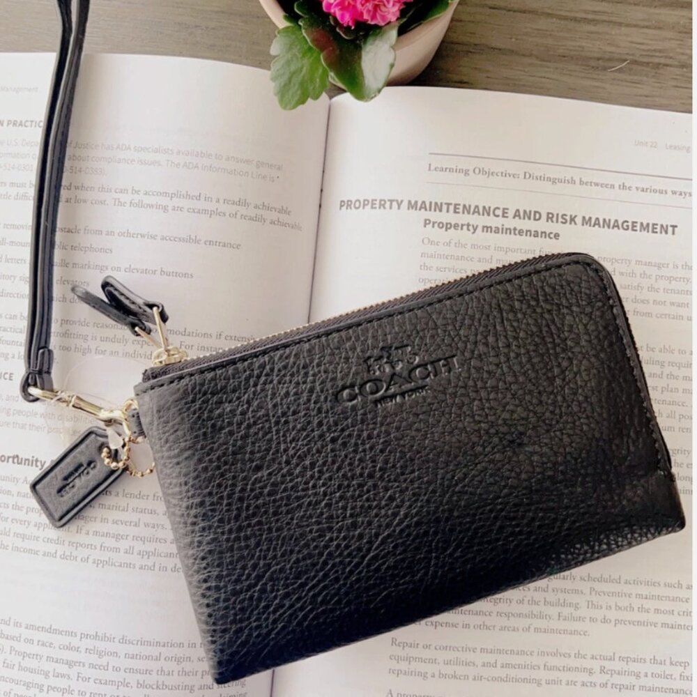 NWT Coach Pebbled Leather Black Double Corner Zip Wristlet F64130